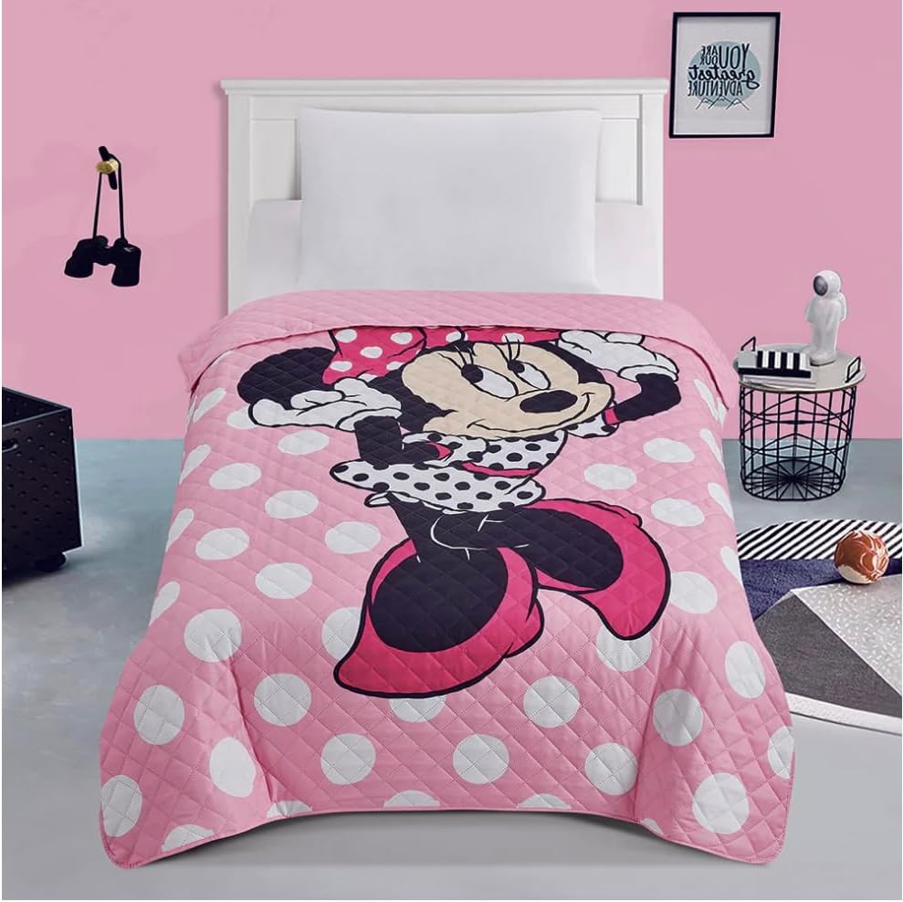 Minnie Mouse Twin/Full Quilted Bedspread